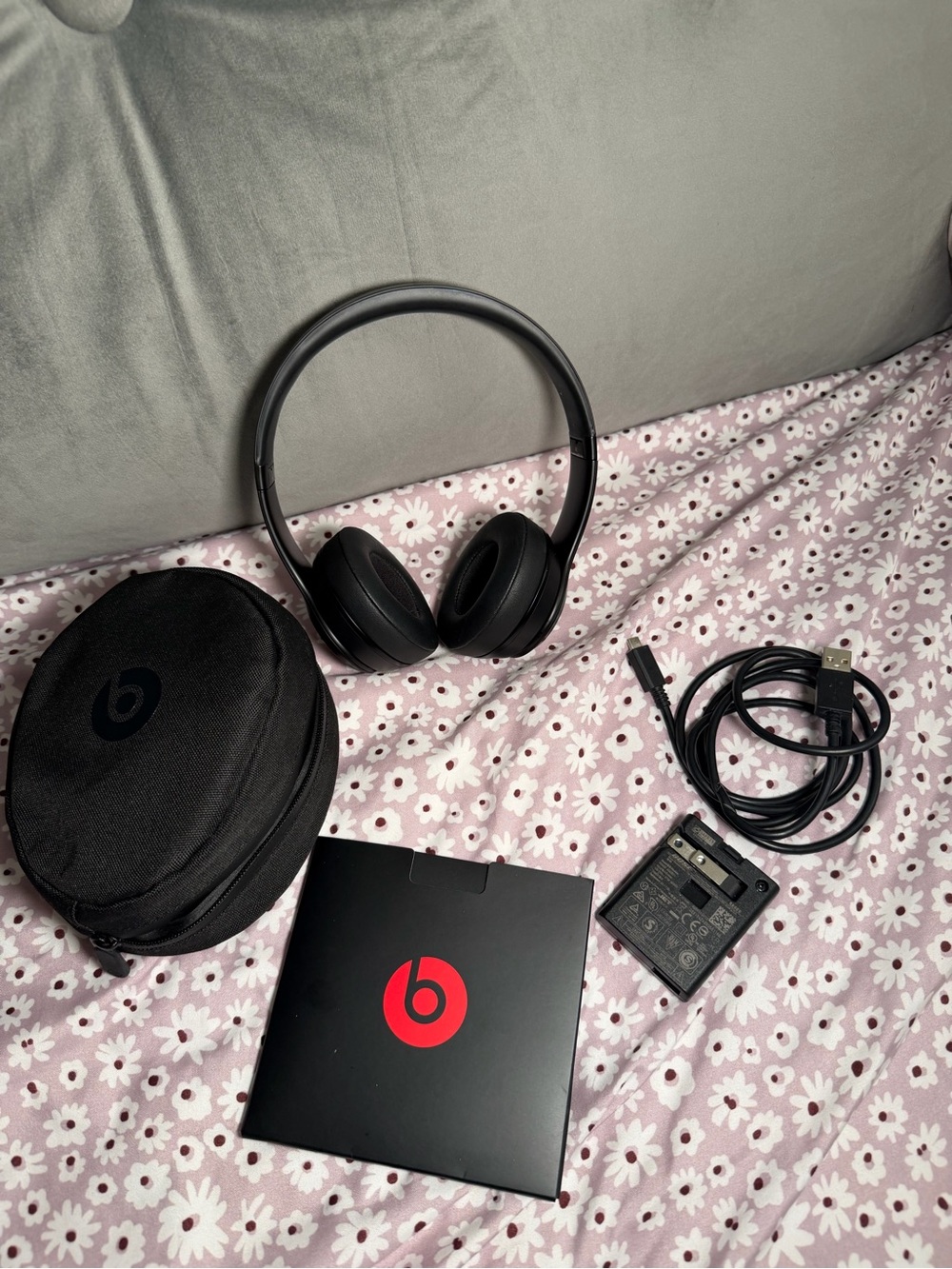 Beats by Dr. Dre Solo3 Wireless On-Ear Headphones Matte Black Used